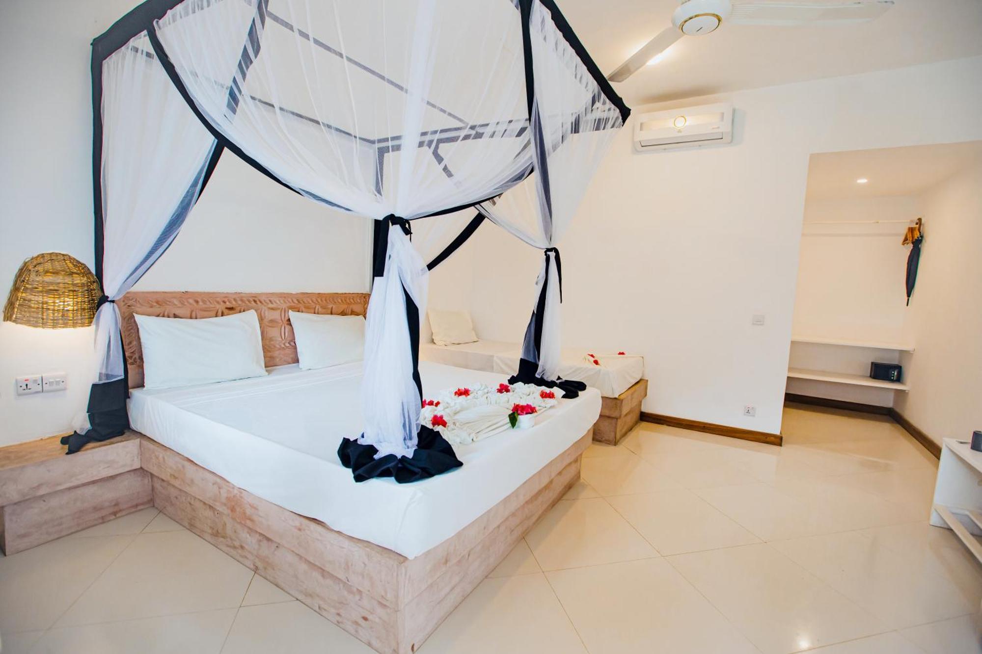 Ahg Sun Bay Mlilile Beach Hotel ماتيموي المظهر الخارجي الصورة
